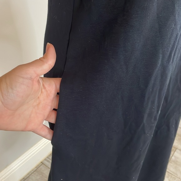 [Adrienne Vittadini] Black Stretchy Basic Dress - Size 0 - Picture 2 of 4